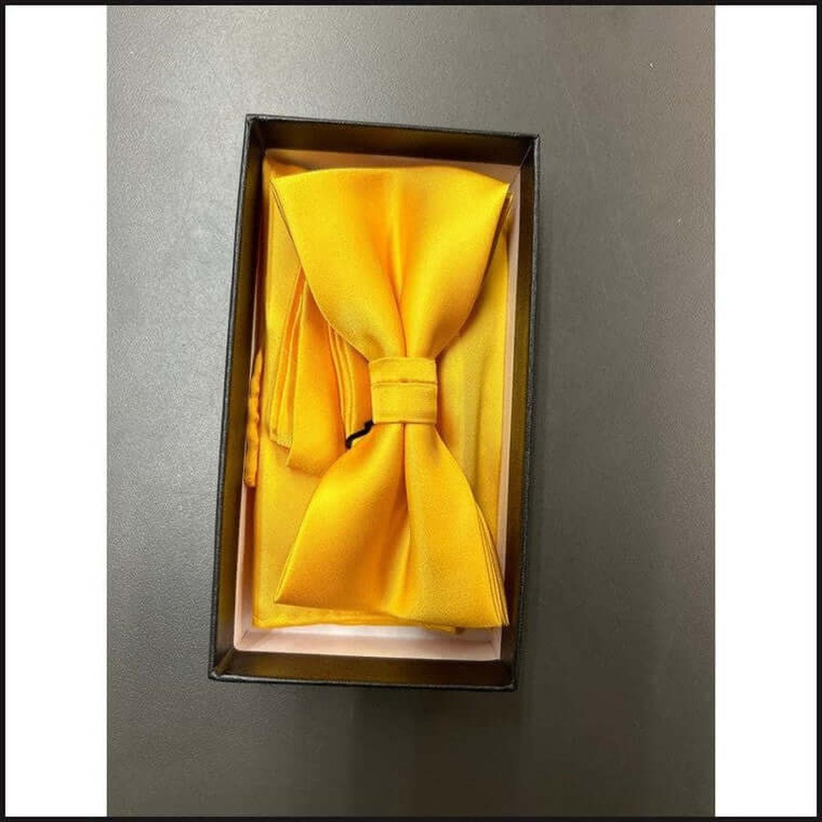 Barcelona Solid Bowtie and Pocket Square Set-Bow Tie-That Guy's Secret