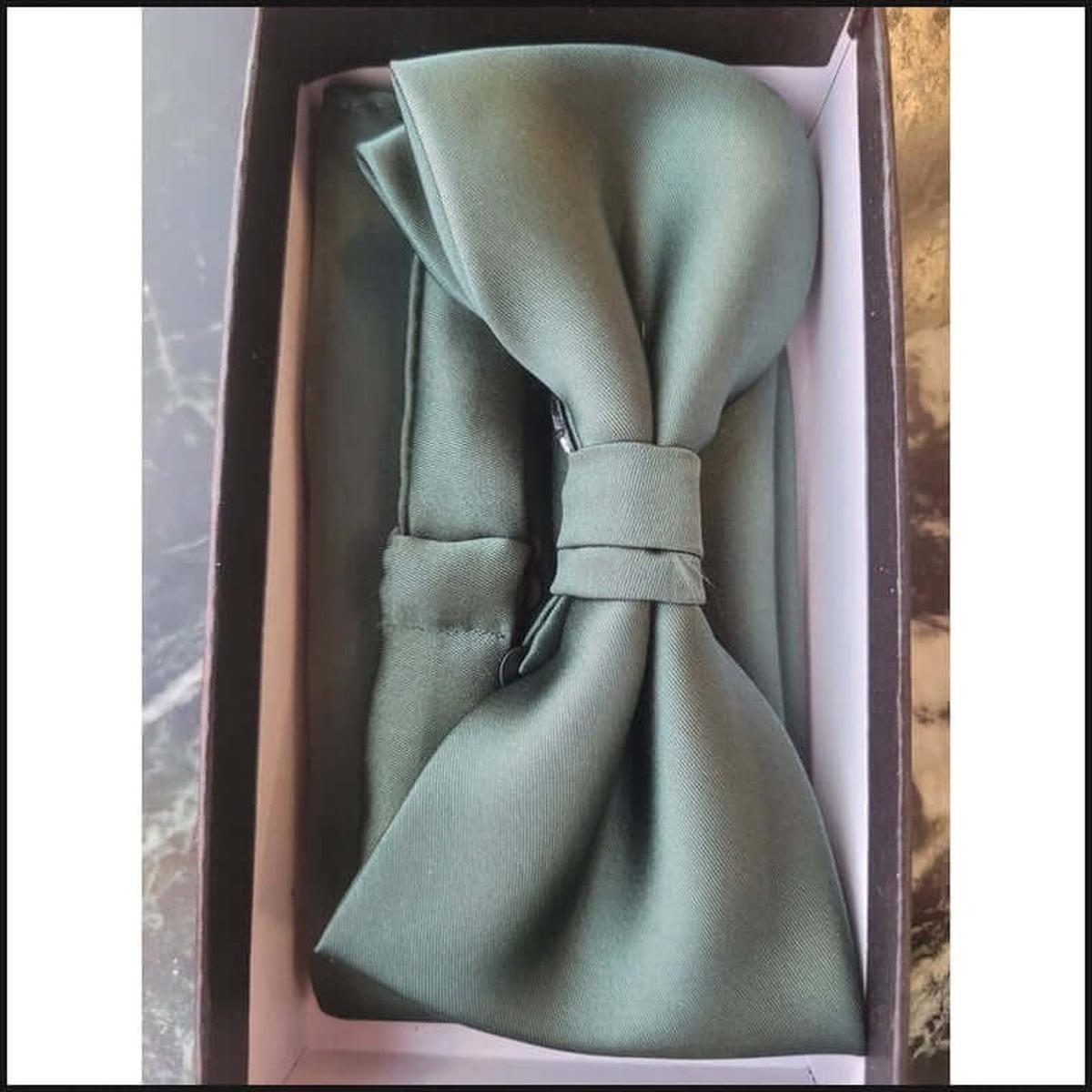 Barcelona Solid Bowtie and Pocket Square Set - That Guy's Secret