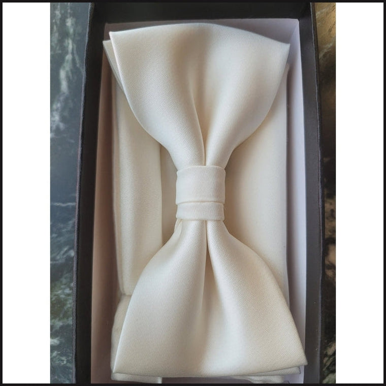 Barcelona Solid Bowtie and Pocket Square Set-Bow Tie-That Guy's Secret