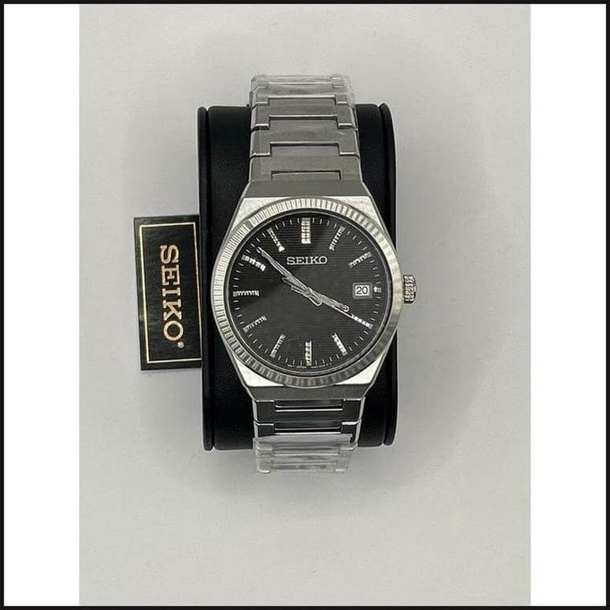 Gents silver tone black dial silver markers watch-Watch-That Guy's Secret