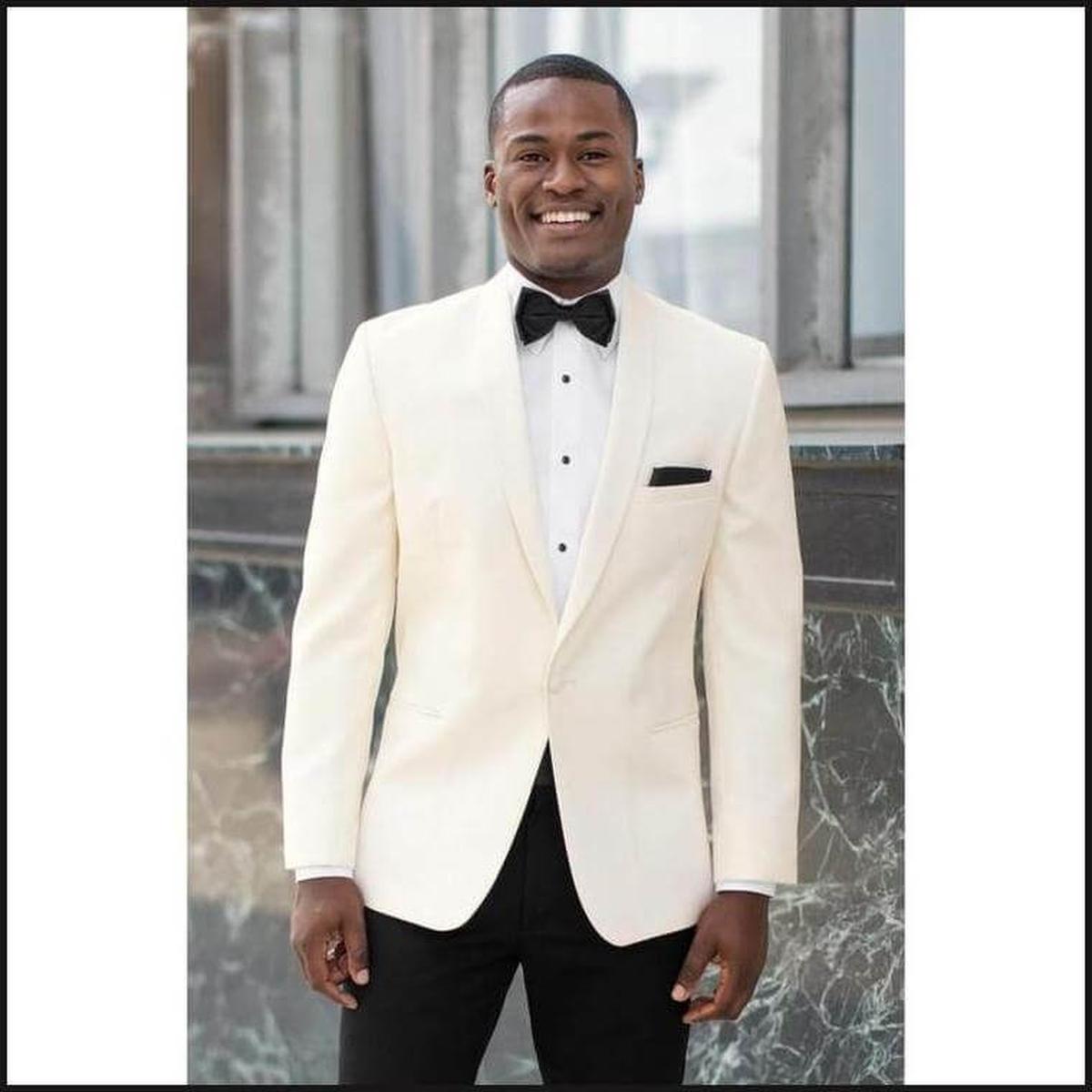 Stephen Geoffrey Ivory Classic Shawl 601 - That Guy's Secret