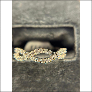 10K White Gold Diamond Twisted Band-Ring-That Guy's Secret