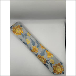 Barcelona Microfiber Tie and Pocket Square Set - That Guy's Secret