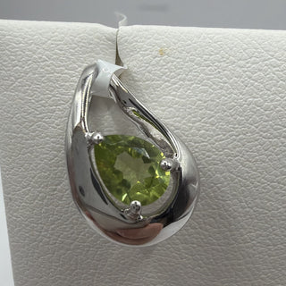 Sterling silver pear-cut peridot teardrop pendant