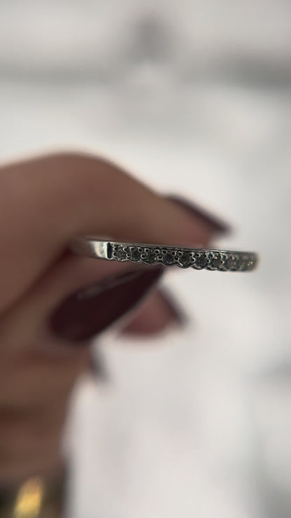 10k White Gold Diamond Band