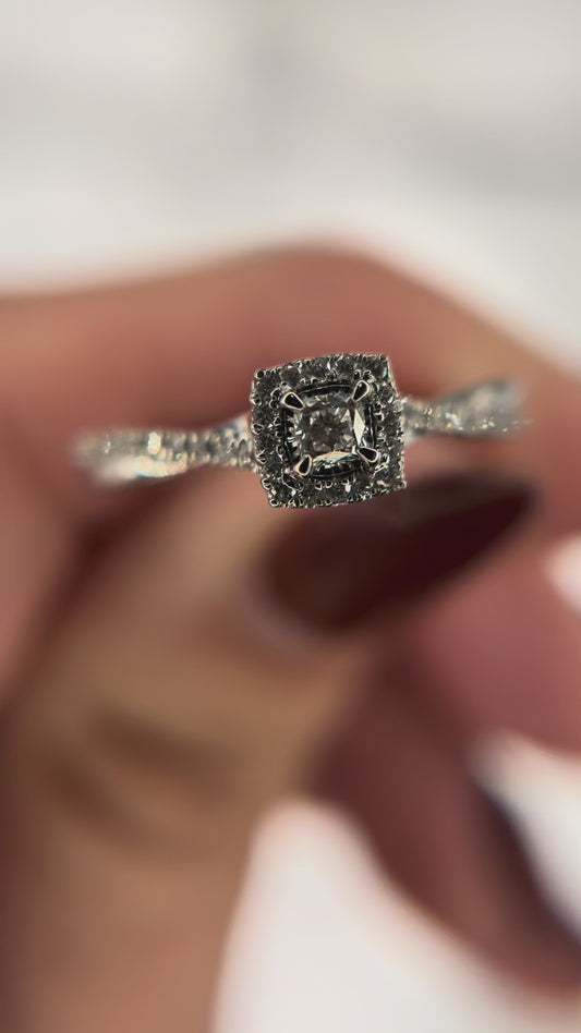 14K White Gold Diamond 1/4 ctw Round Ring